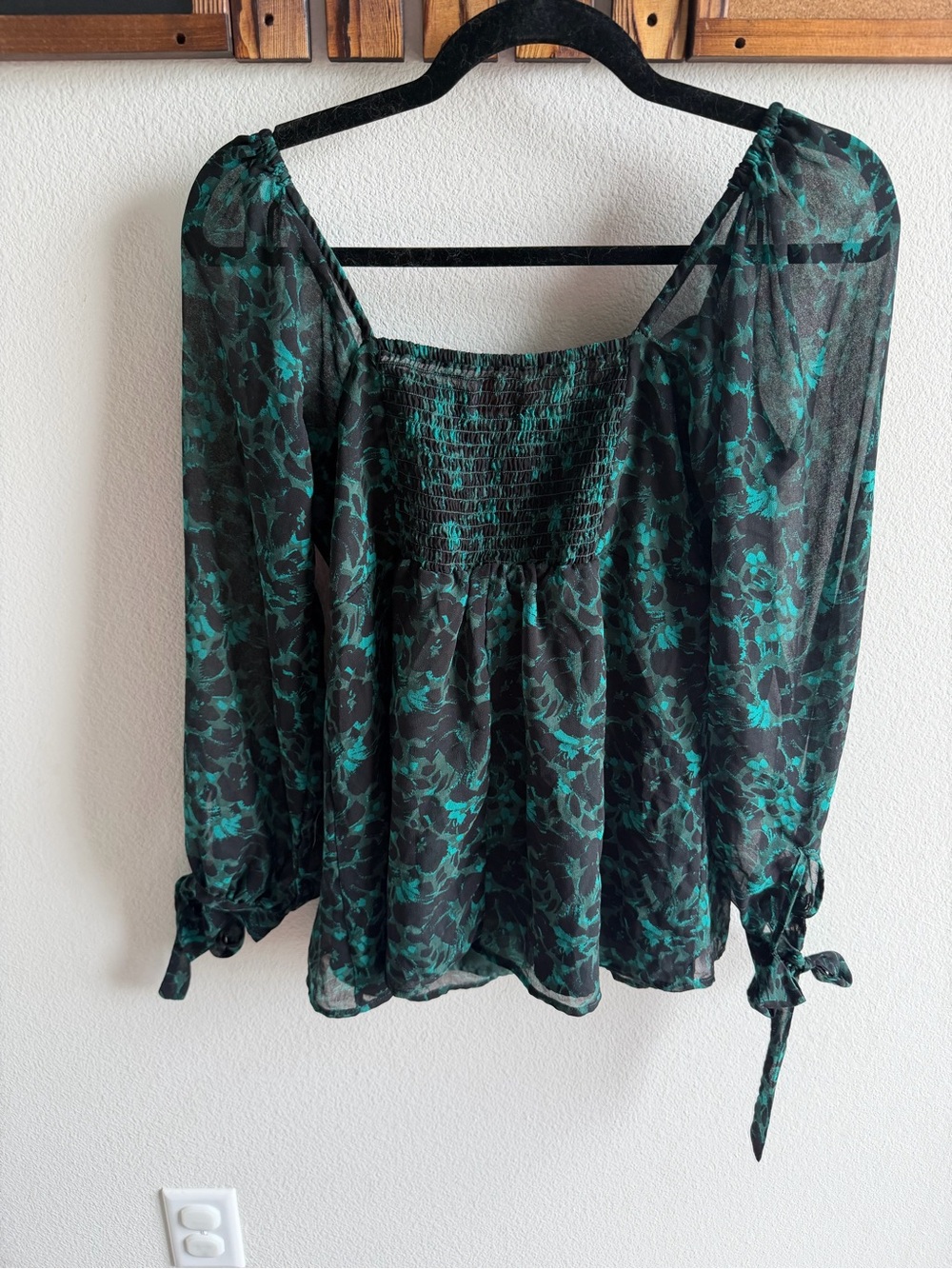 Isabel Maternity Floral Chiffon Tie-Sleeve Blouse Size M - Picture 2 of 3